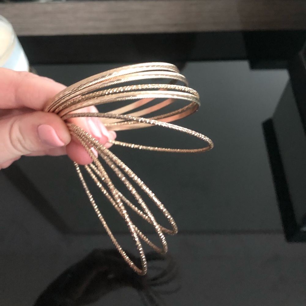 Good bangles (8) brand new never worn